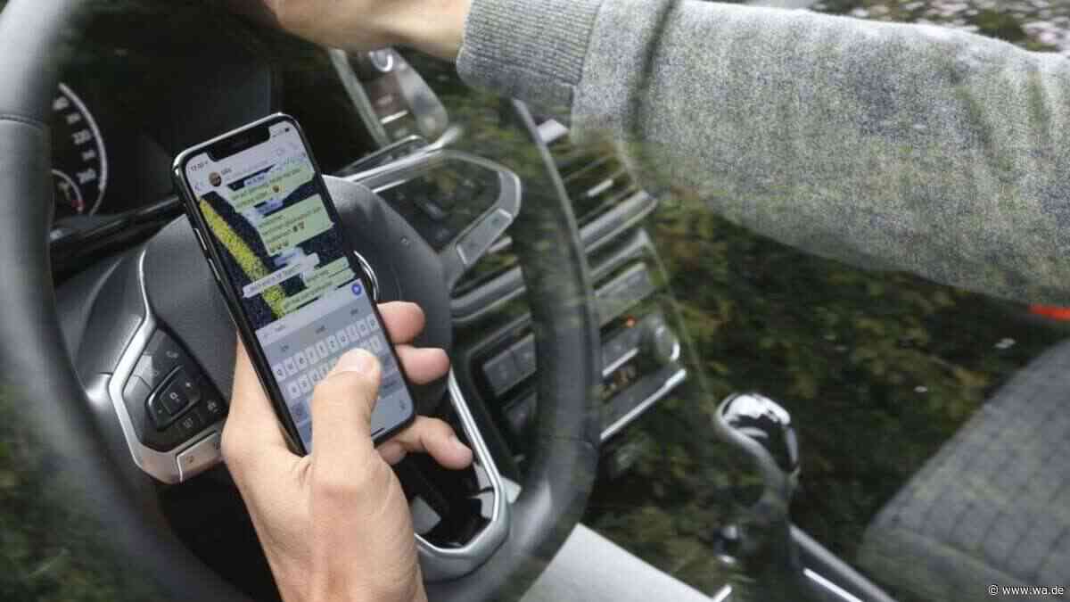 Finger weg vom Smartphone – Kontrollwoche gegen Ablenkung am Steuer