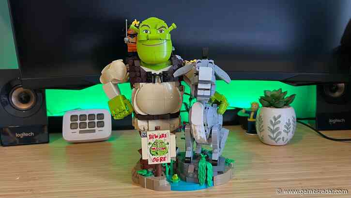 'It's an onion!' I shouted, as I built the Lego Shrek, Donkey & Puss in Boots set