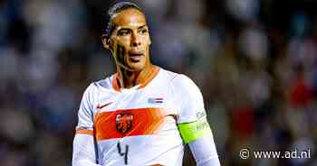 Vrouw en kinderen vliegen speciaal over voor 100ste interland van Virgil van Dijk: ‘En mijn moeder is er ook, prachtig’