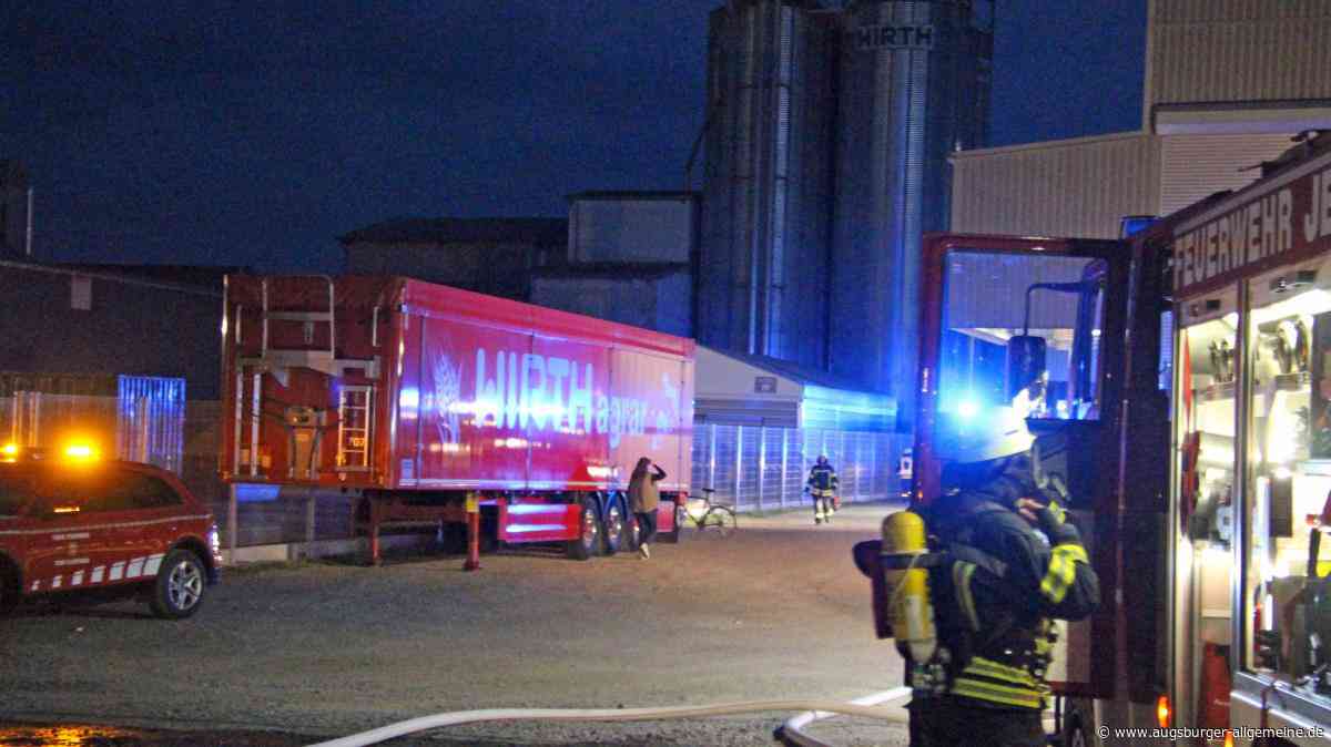 Großer Feuerwehr-Einsatz simuliert: So lief die unangekündigte Übung bei der Firma Wirth ab