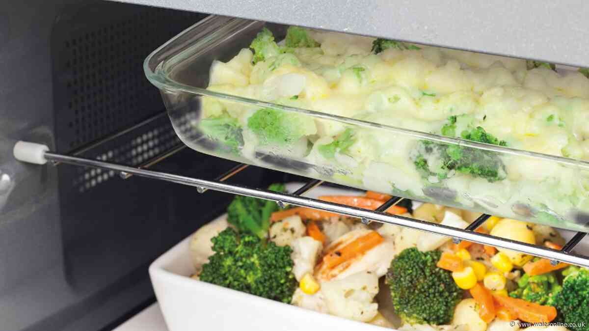 'Superb' microwave 'better than turntable' drops by £42 in deal beating Amazon