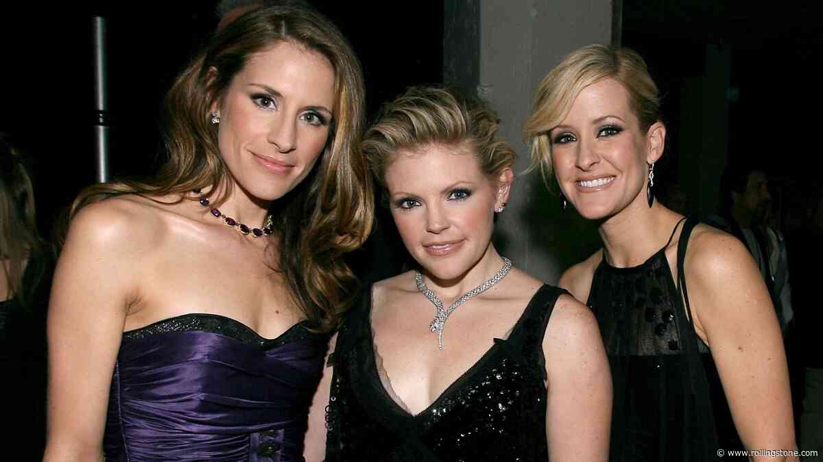 The Chicks Never Abandoned Country Music. ‘Taking the Long Way’ Is the Proof