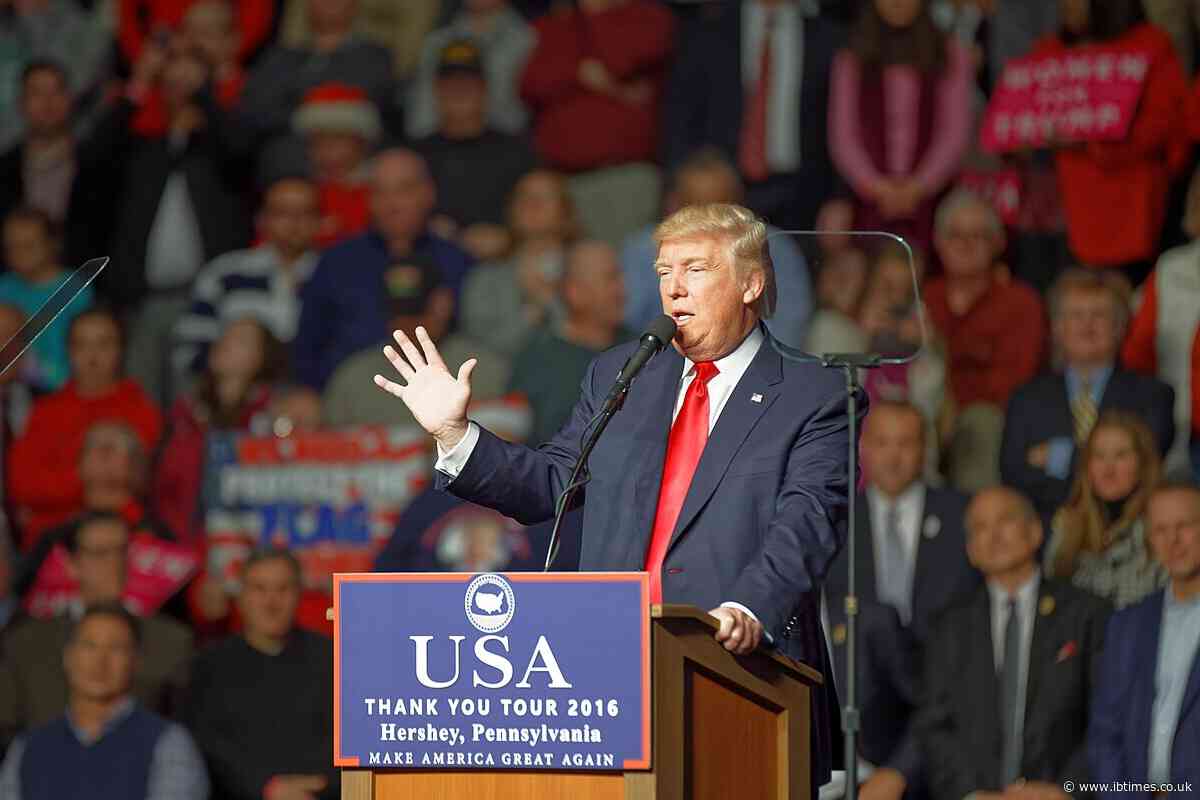 Donald Trump Water Throwing Incident: POTUS Throws Glass of Water on Floor While Criticising Climate Change