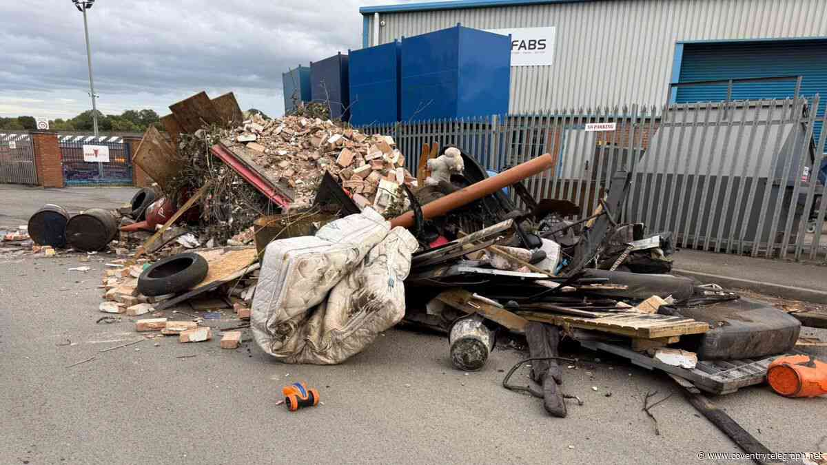 Huge pile of fly-tipping including asbestos dumped in Nuneaton