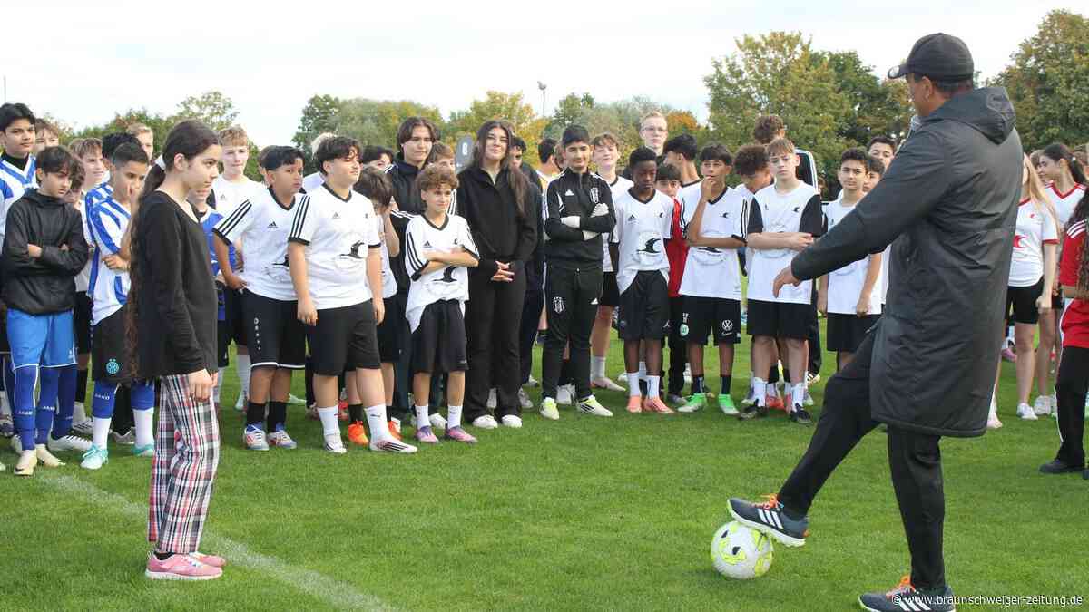 Schulfußball-Liga in Salzgitter startet – und plötzlich geht es ums N-Wort