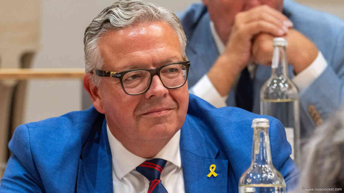 Burgemeester Anja Schouten maandag onder vuur bij politiek spoeddebat: ’Draai besluit om uitsupporters te weren bij AZ-Hapoel Beër Sheva terug’