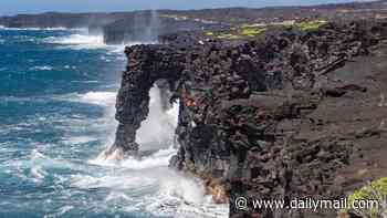 Hawaii's famed Hōlei Sea Arch landmark collapses into ocean after 500 years