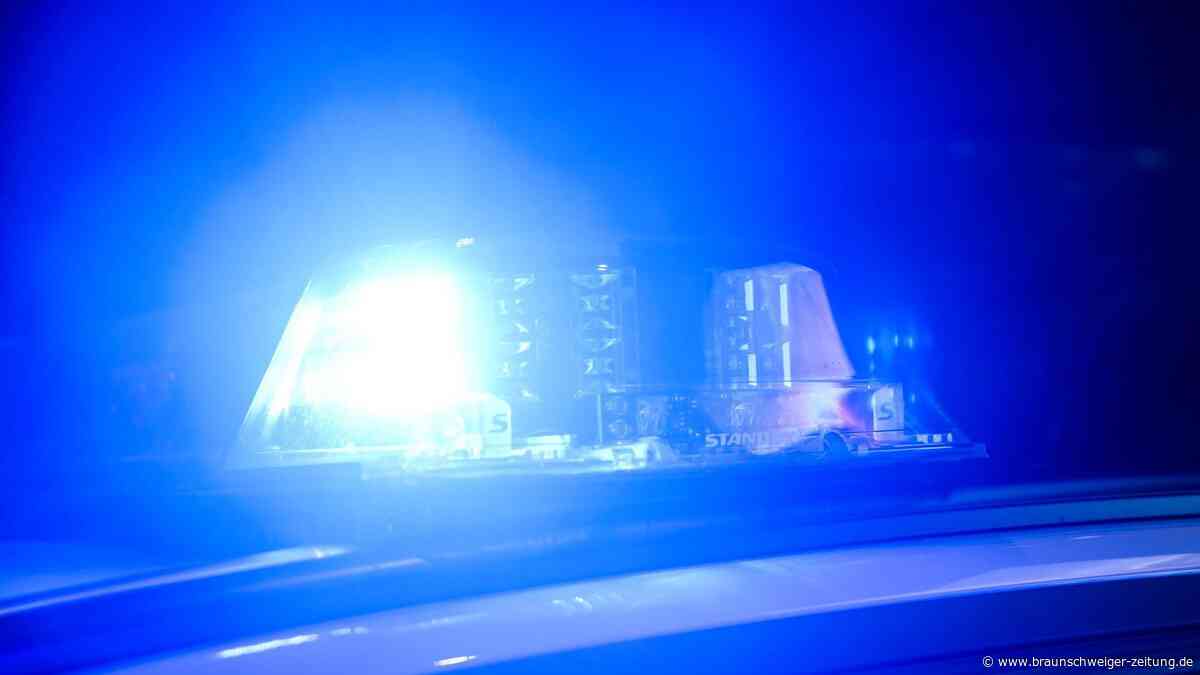 Betrunkener Mann liegt auf der A7 bei Göttingen – Polizei nimmt ihn fest