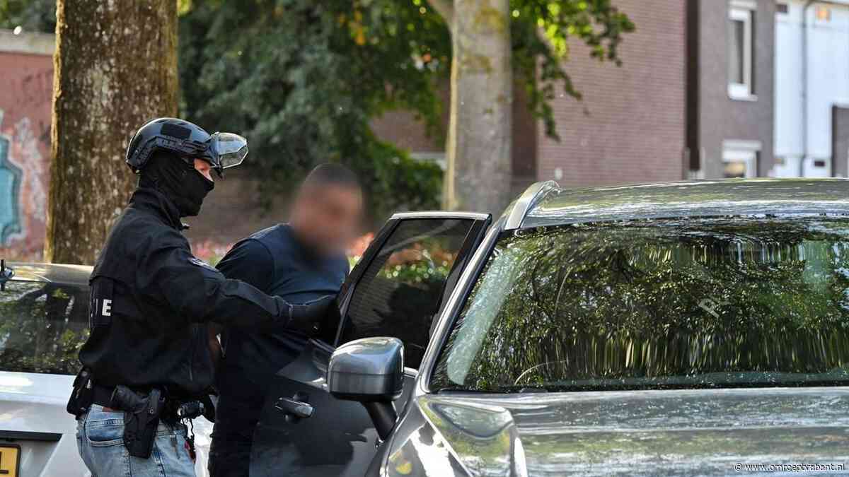 Arrestatieteam doet invallen en pakt verdachten op in Tilburg en Eindhoven