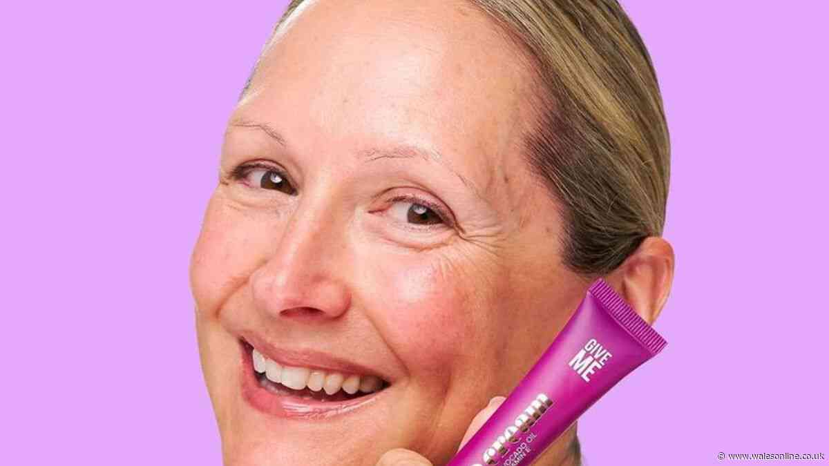 Women 'binning' skincare for £25 bundle worth £96 hailed 'hands down the best'
