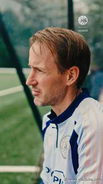 Passing on the Ajax way, Frank Korpershoek with Ajax Under-15s.