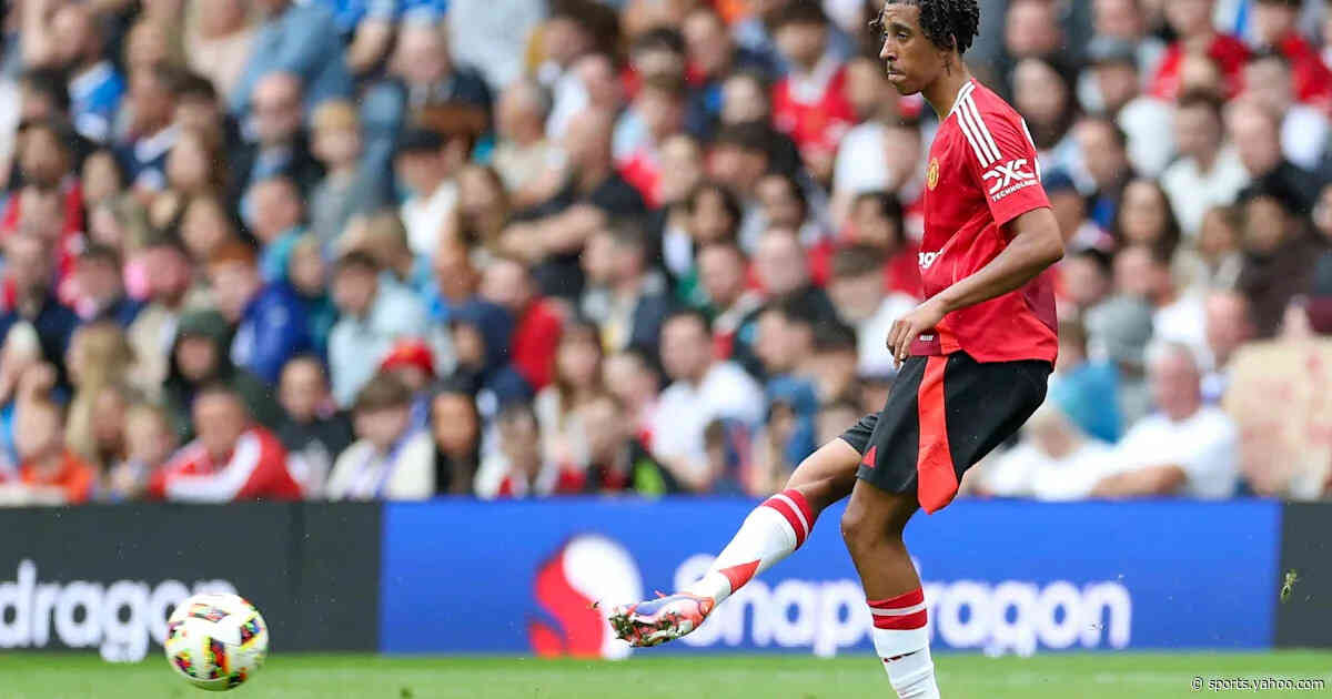Manchester United star opens the door to exit amid Arsenal interest