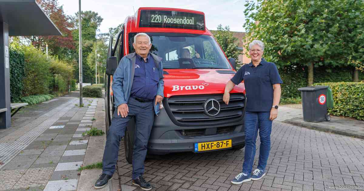 Buurtbus Schijf trots en dankbaar na 25 jaar: vrijwilligers houden dorp verbonden