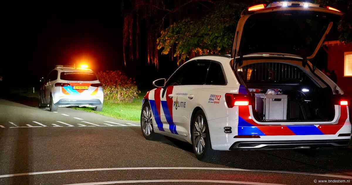 Brommerrijder raakt gewond bij botsing met auto in Chaam, slachtoffer naar het ziekenhuis