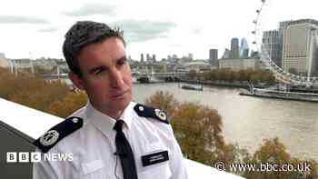 Met Police urge students to move 7 October protest