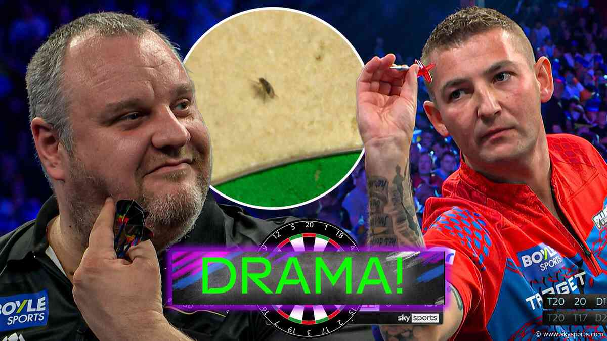 Aspinall's 112 checkout interrupted... by a fly!