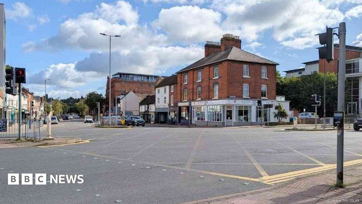 Traffic lights to be upgraded at busy junction