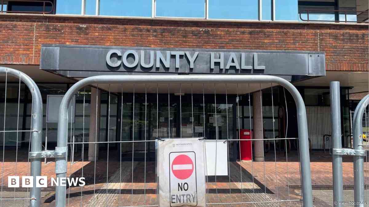Derelict council HQ deemed 'unsafe' up for sale
