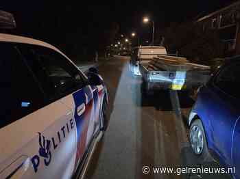 Fietser gewond na botsing met geparkeerde aanhanger