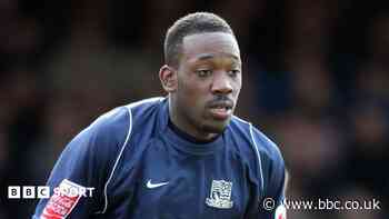Former Yeovil striker Walker dies aged 38