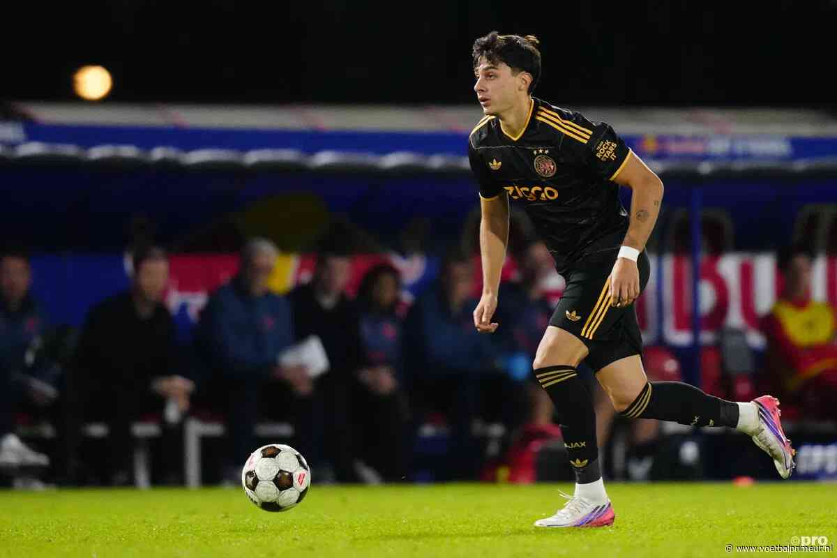 Ajax-aanwinst werd overtuigd: 'Hij belt me elke dag. Vertelde me veel over Ajax'