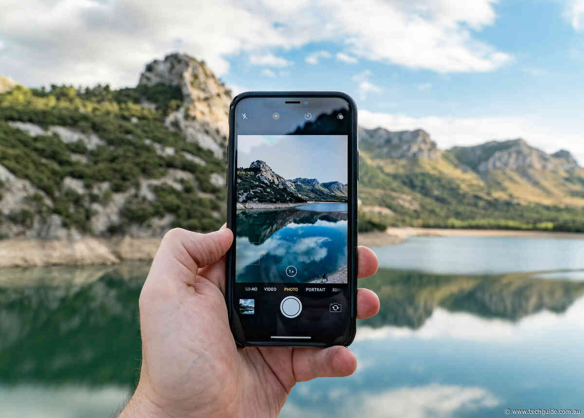When Smartphone Zoom Ruins a Good Photo: What Happens to Detail After You Crop In