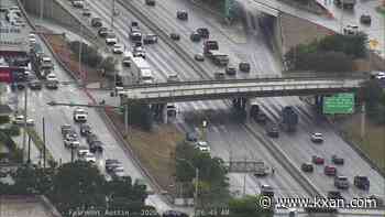 Lanes back open after 18-wheeler hits I-35 bridge in downtown Austin