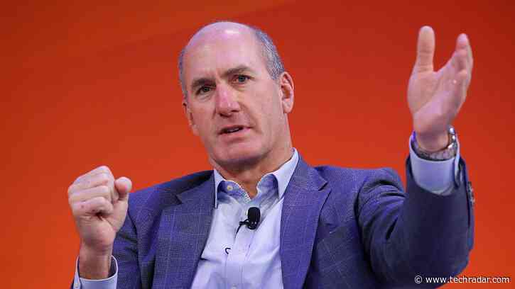 AT&T CEO argues fiber is superior to Starlink's satellite-based phone plans