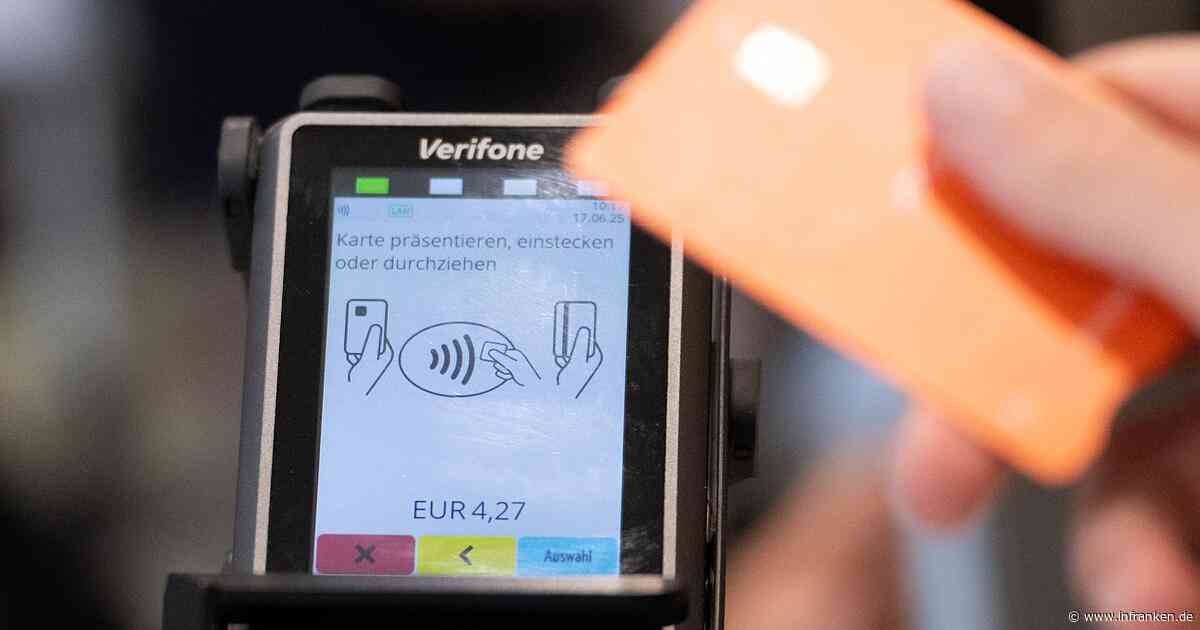 Mehr als jeder Zweite scheitert beim bargeldlosen Bezahlen