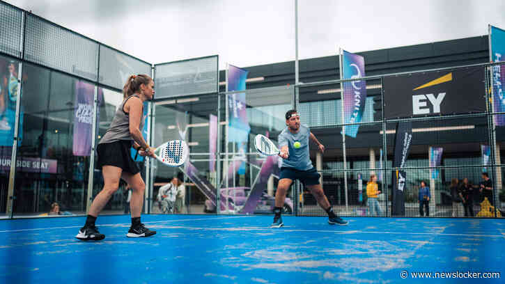 Oud-topsporters Rafael van der Vaart (43) en Fatima Moreira de Melo (48) delen nu hun passie voor padel: ’Leuker dan voetbal’