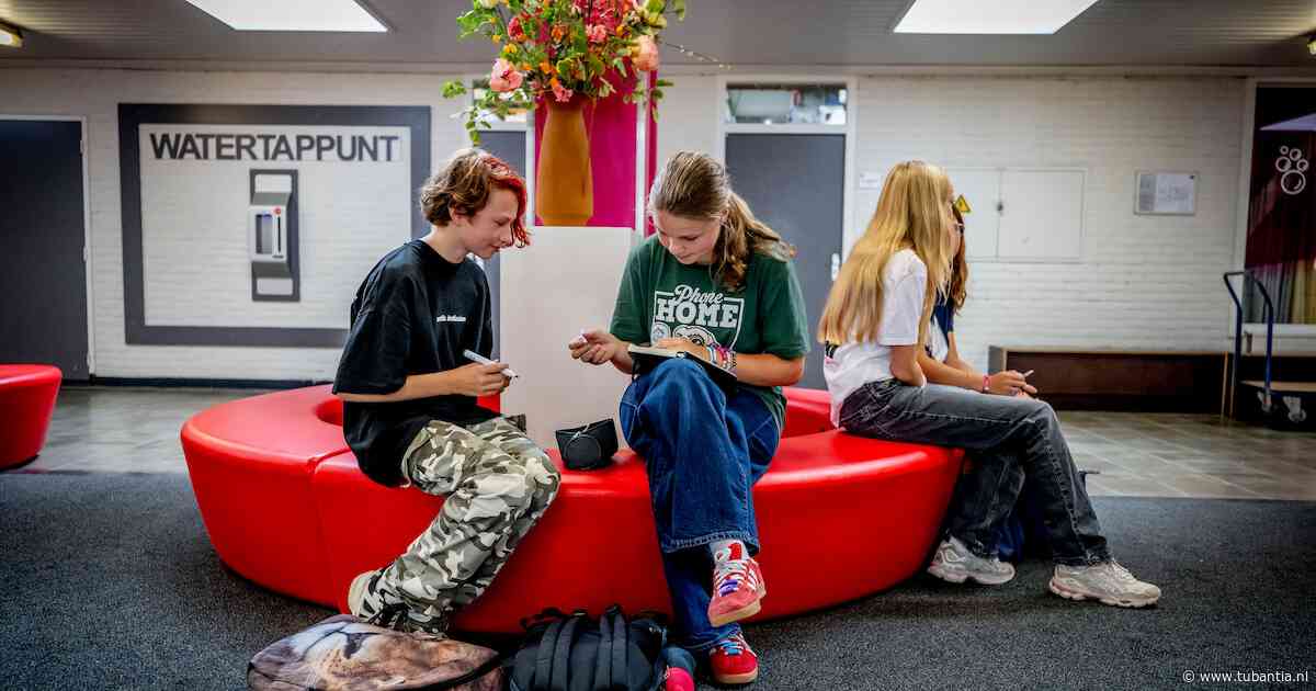 School mag van meerderheid eisen aan kleding stellen: ‘Meisjes moeten niet halfnaakt in de klas zitten’