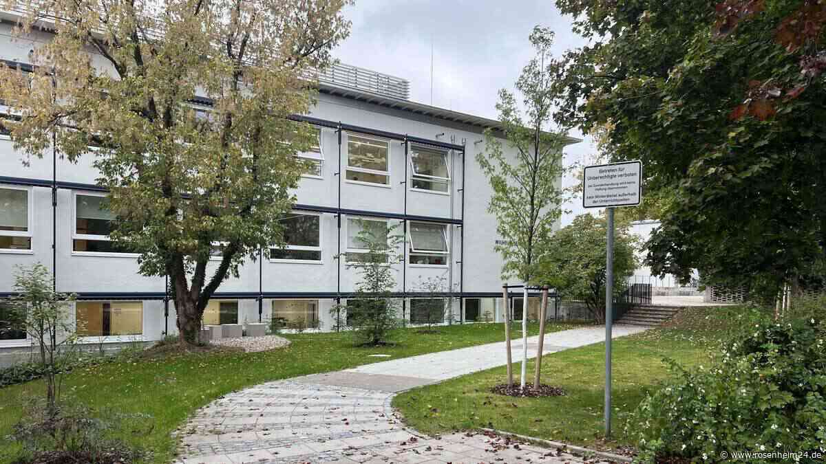 „Es hat im Hof geknallt“: Was zum Böller-Vorfall an der Bad Aiblinger Realschule bekannt ist