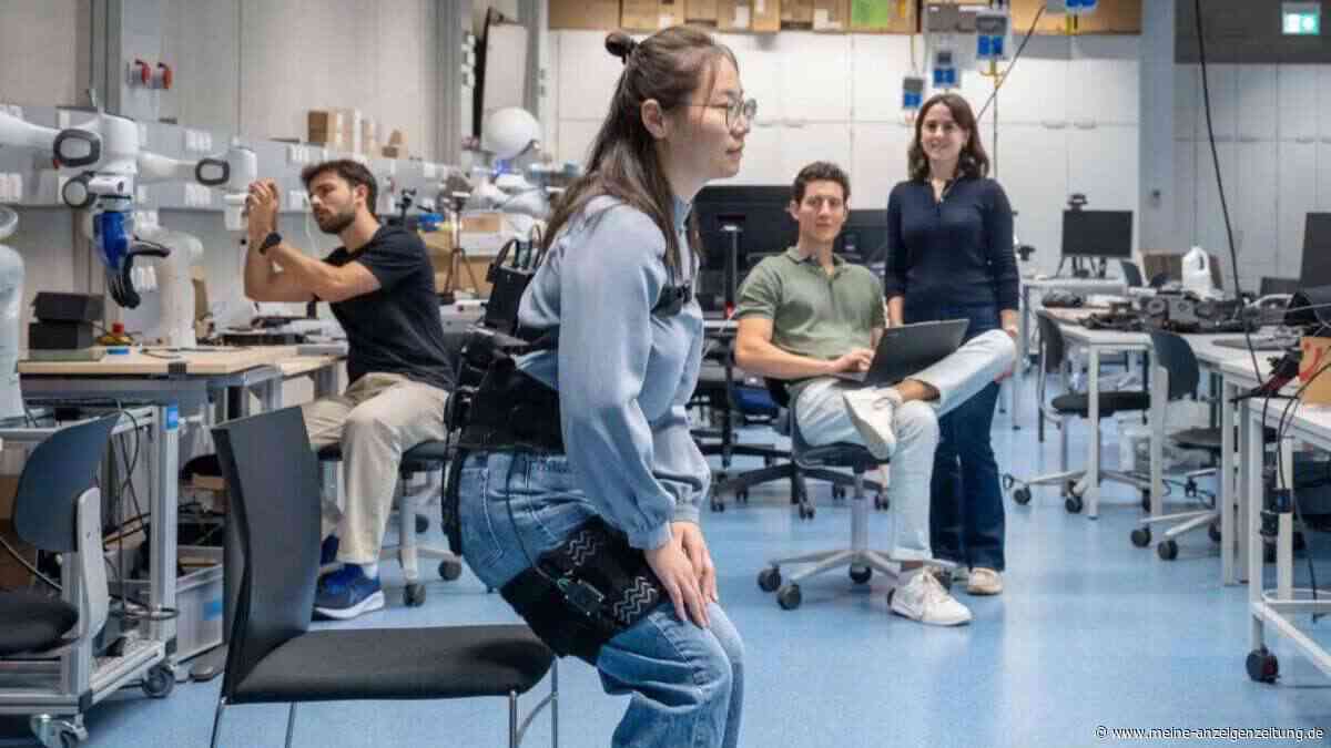 Neues Exoskelett für Senioren unterstützt genau dann, wenn die Kraft beim Aufstehen fehlt