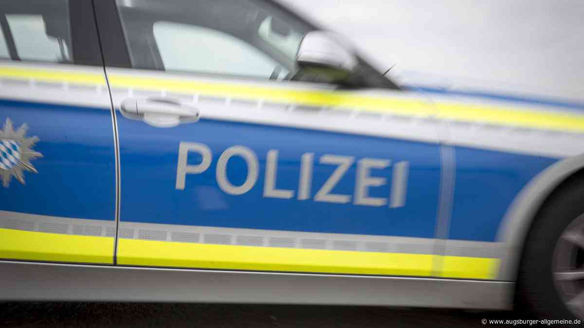 Lkw-Fahrer flüchtet nach Unfall auf B17-Parkplatz