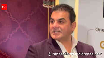 Arbaaz walks off after paps asks about Salman's comment on trolls