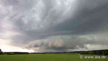 „Ziemlich ungemütlich“: Gewitter und Starkregen drohen – Wetter in Bayern schwingt deutlich um