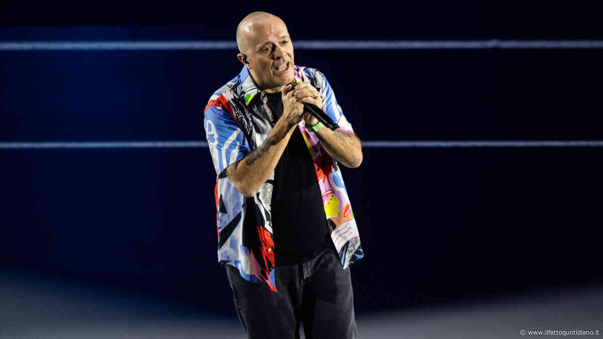 “Giorno dopo giorno mi son reso conto che stavo fondamentalmente parlando di me e Mauro”: Max Pezzali e l’omaggio agli 883 con la sua nuova canzone