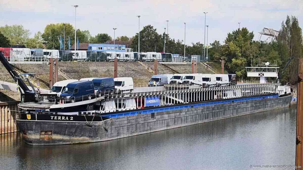 Nach Sandbank-Malheur: Frachtschiff schafft es auf den Rhein