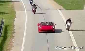 Motorrijder daagt Ferrari uit, maar vergeet te remmen