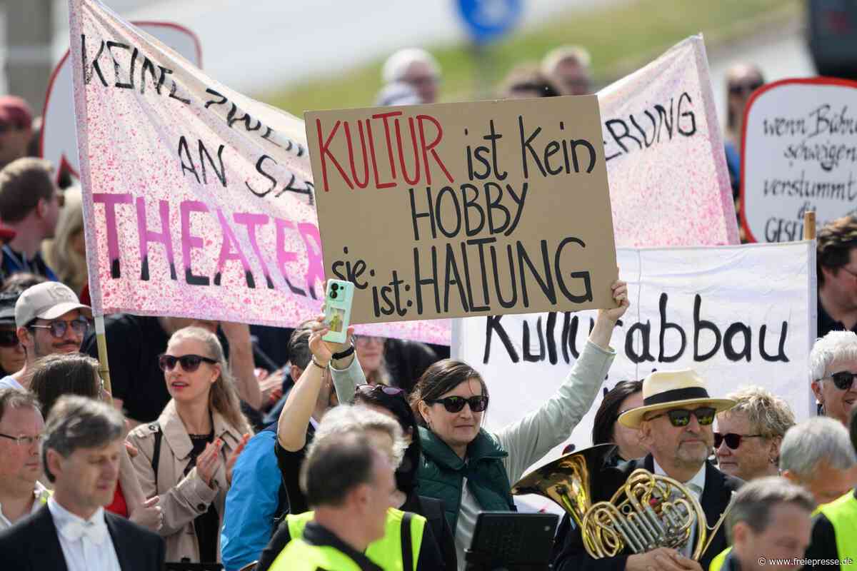 Demo statt Theater: Erzgebirger demonstrieren in Dresden für ihre Existenz