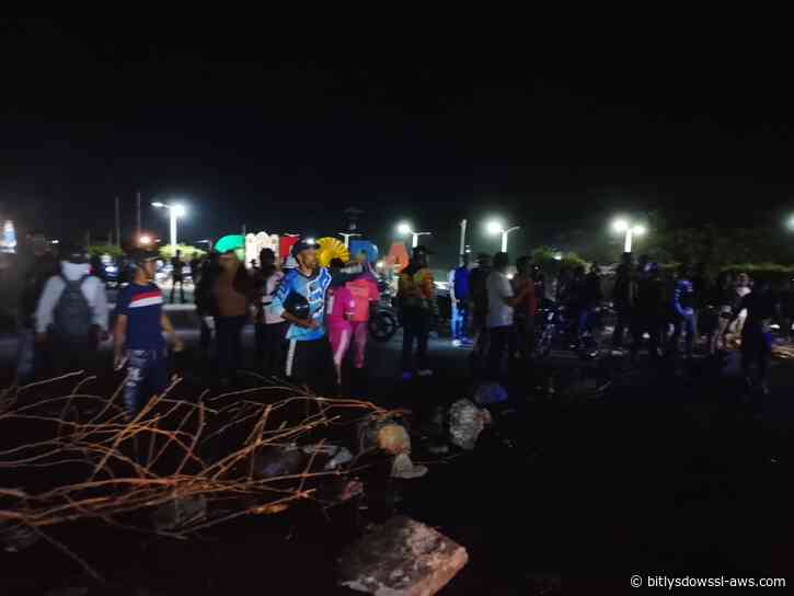 Protesta en la carretera Centroccidental derivó en violencia tras 13 horas de cierre por fallas eléctricas