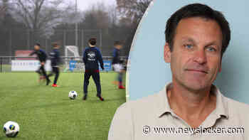 Hockey en voetbal kunnen veel van elkaar leren, vindt Jacques Brinkman: ’Een kind dat alles heeft, moet ook leren dat niet alles mag’
