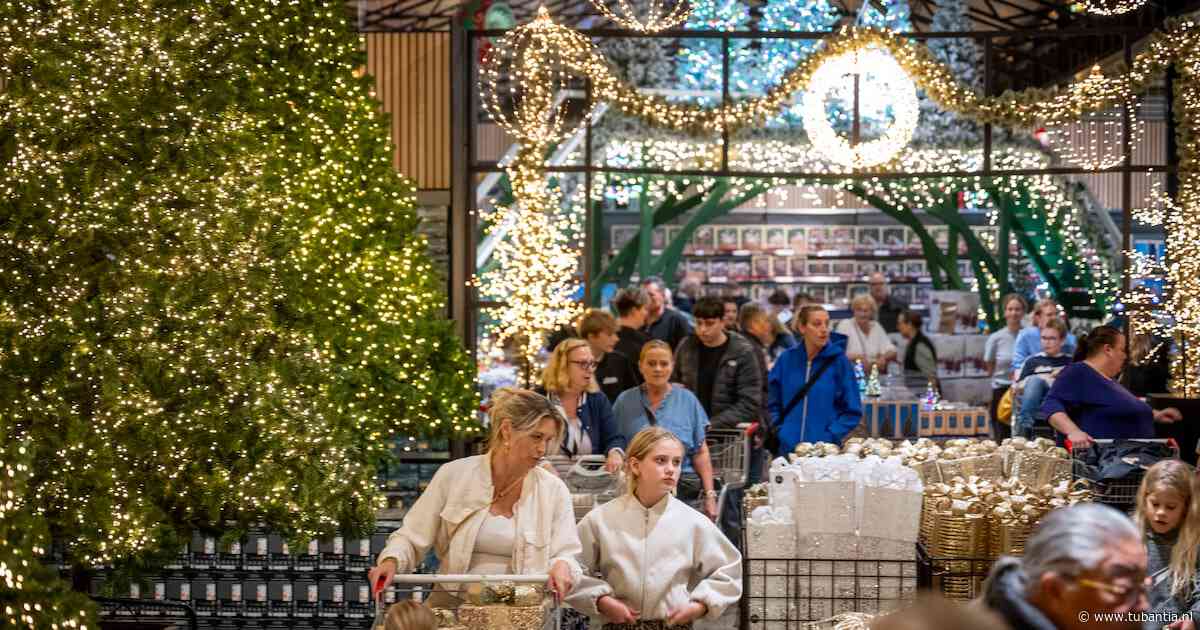 Bokbier hoort bij de kou, kerst bij december en toch staat alles nu al klaar: lekker dan
