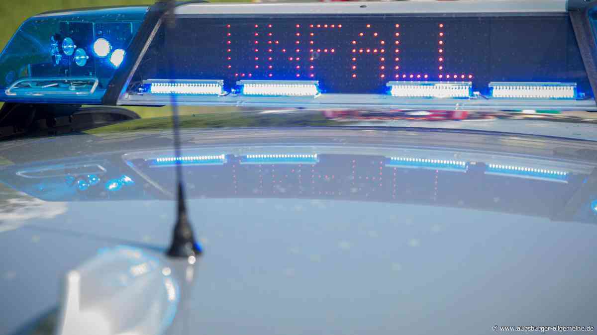 Indischer Tourist überschlägt sich auf Straße am Ammersee mehrfach mit dem Auto