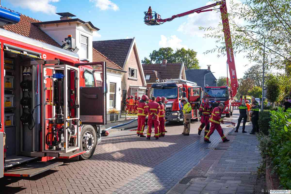 Uitslaande brand Noordbroek, katten en hond gered