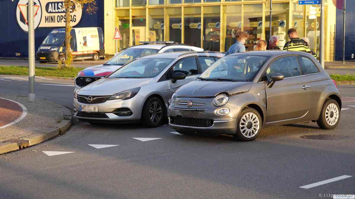 Forse schade na ongeval op kruising Stettinweg in Groningen