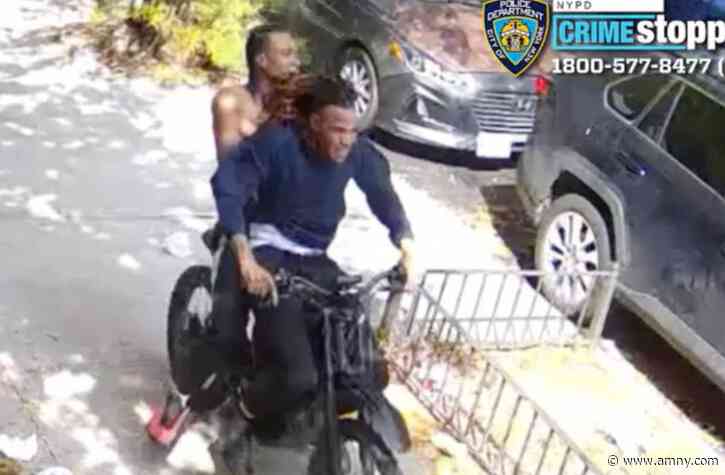 Suspects who stabbed Bronx off-duty cop in robbery still at large: NYPD
