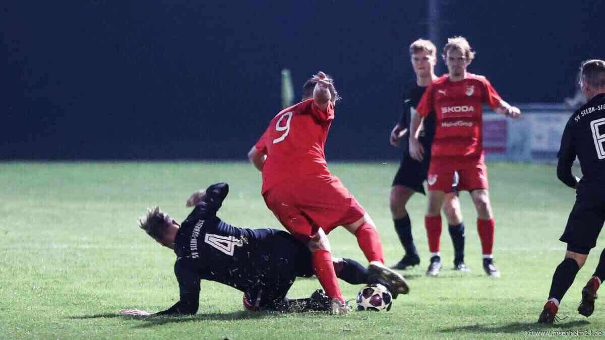 Elf Tore, zwei Platzverweise: Irres Kreisliga-Spiel zwischen Seeon und Feldkirchen