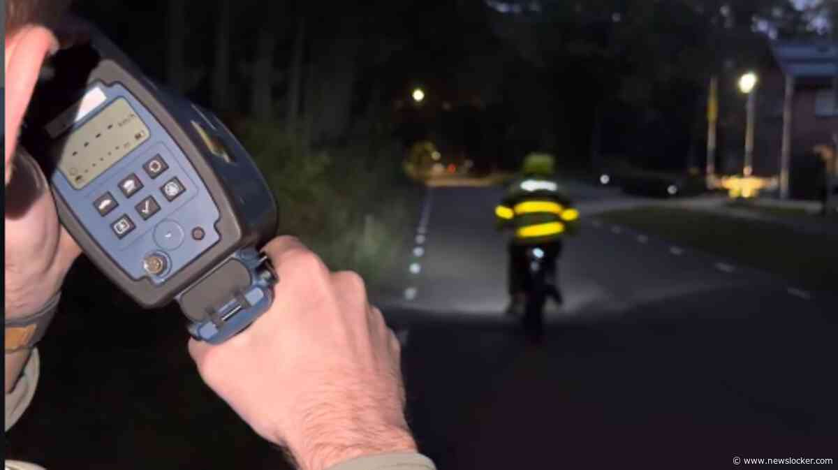 Jongen (15) rijdt op mountainbike die 84 km/u kan en gooit fiets naar politie: agente loopt zwaar lichamelijk letsel op