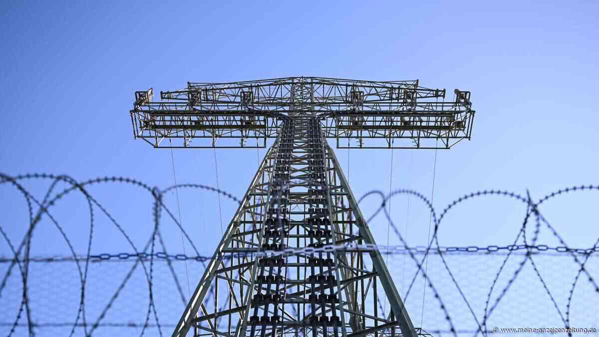 Arbeiten an Strommasten bei Au: Wasserwolke könnte wie Rauchsäule aussehen